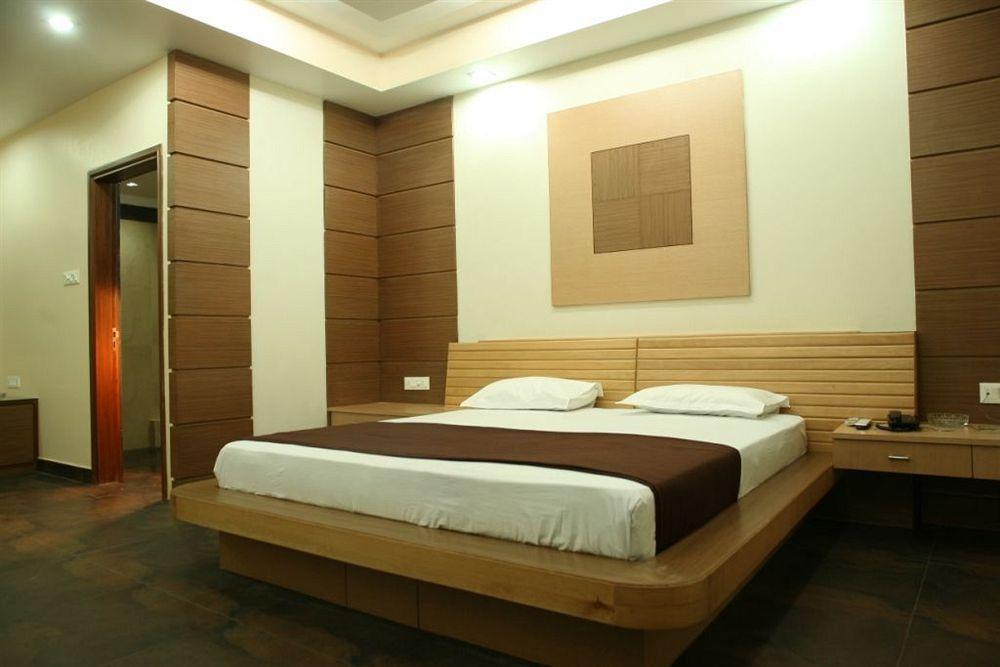 Hotel Trimoorti Calcutta Eksteriør billede